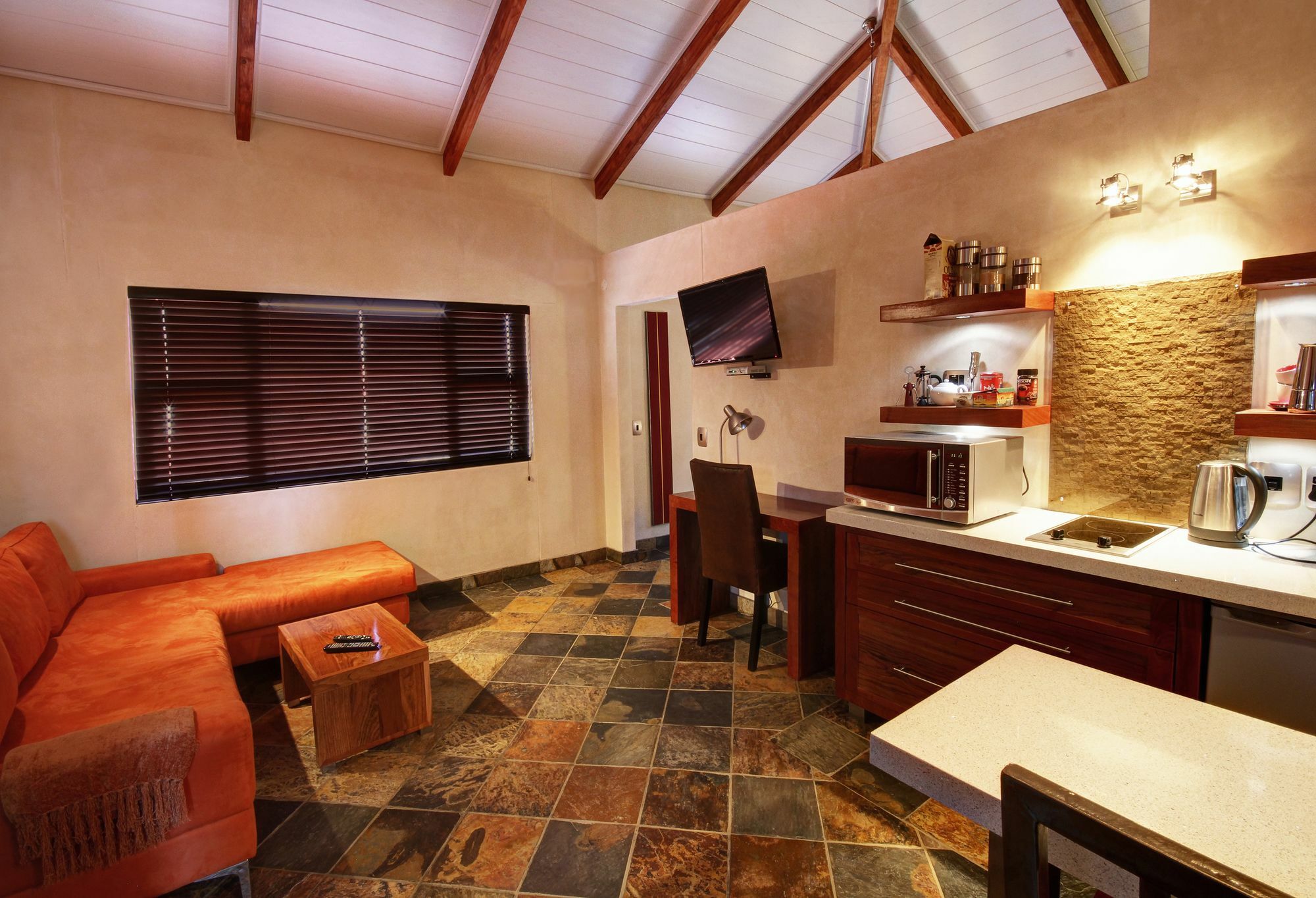 Hartmann Suites Serviced Self-Catering Apartments Windhoek Bagian luar foto